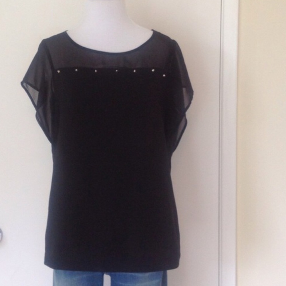 CALVIN KLEIN TOP.